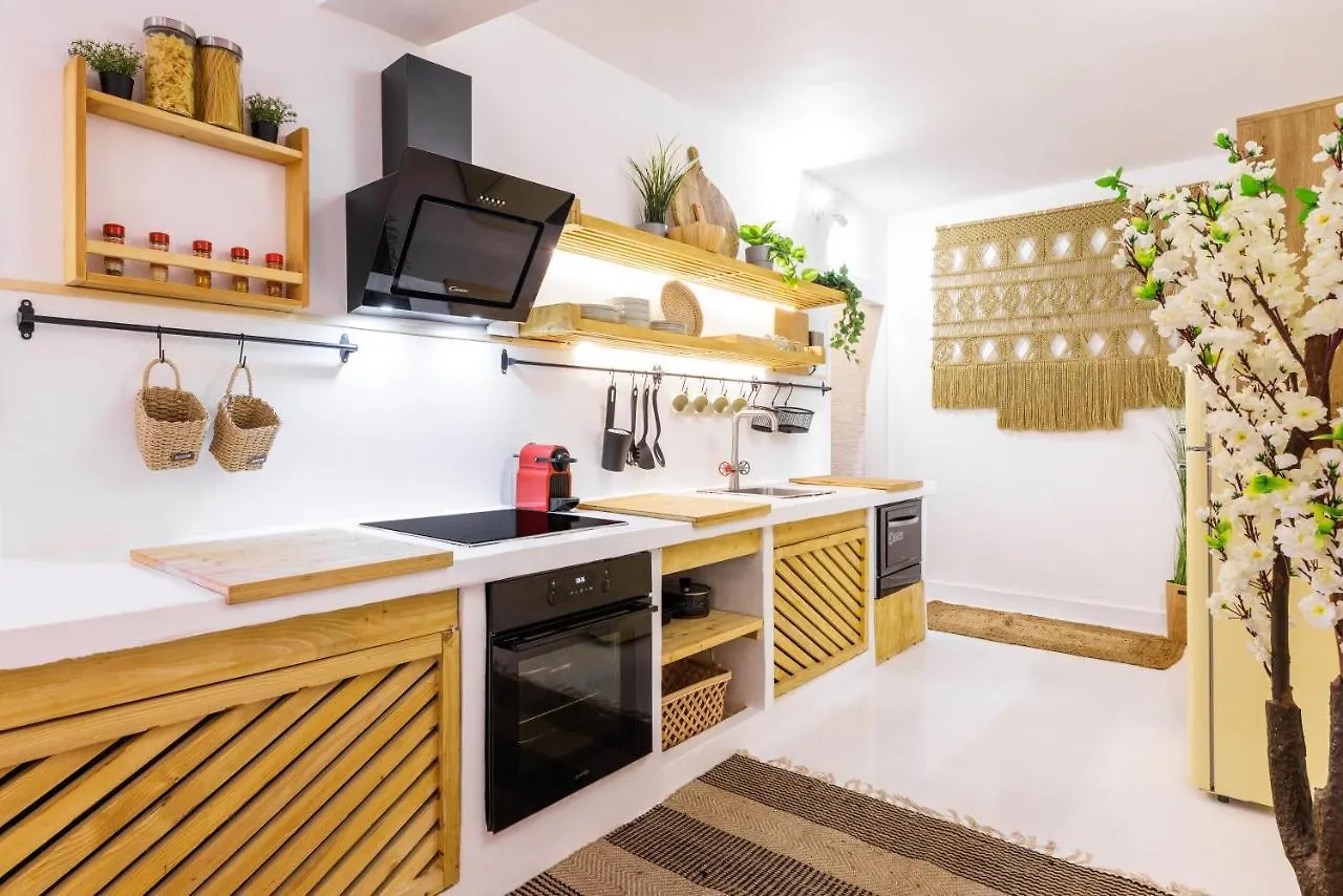 Citycenter-Apt-Private Hot-Tub Thessaloniki Greece