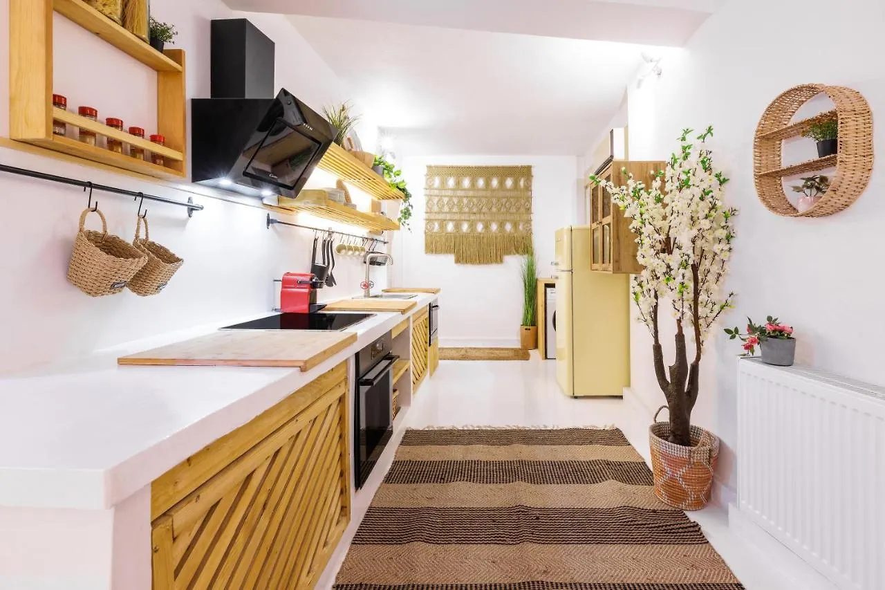 Citycenter-Apt-Private Hot-Tub Thessaloniki Apartment